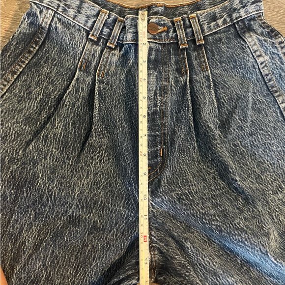 Vintage 80s Chic Acid Wash high-waisted pleated tapered leg denim mom jeans 6 - Picture 9 of 13